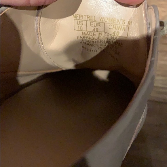 Marc Fisher grey tie up dress shoes - Picture 8 of 8